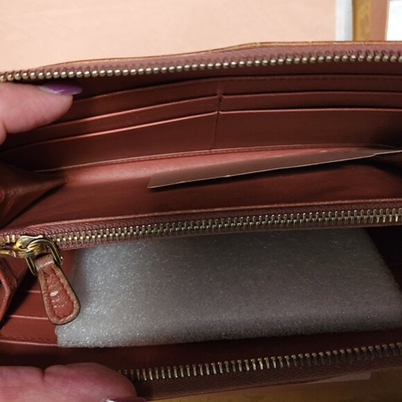 Miu Miu wallet - Beautiful condition, With Box - Picture 5 of 7